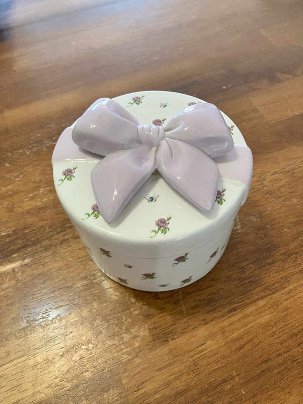 Beautiful and Dainty Round Trinket Box from Teleflora.